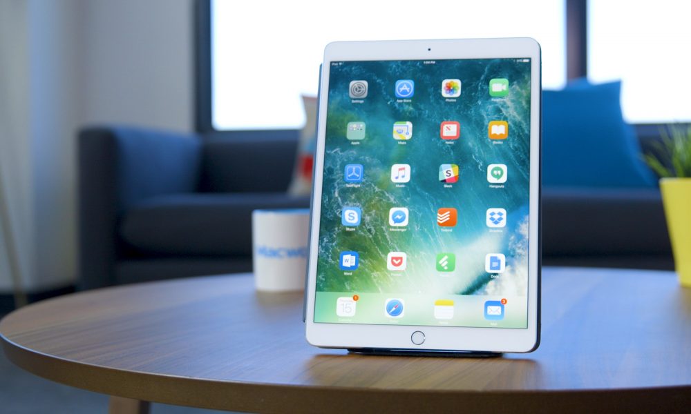 Apple iPad Wi-Fi Review